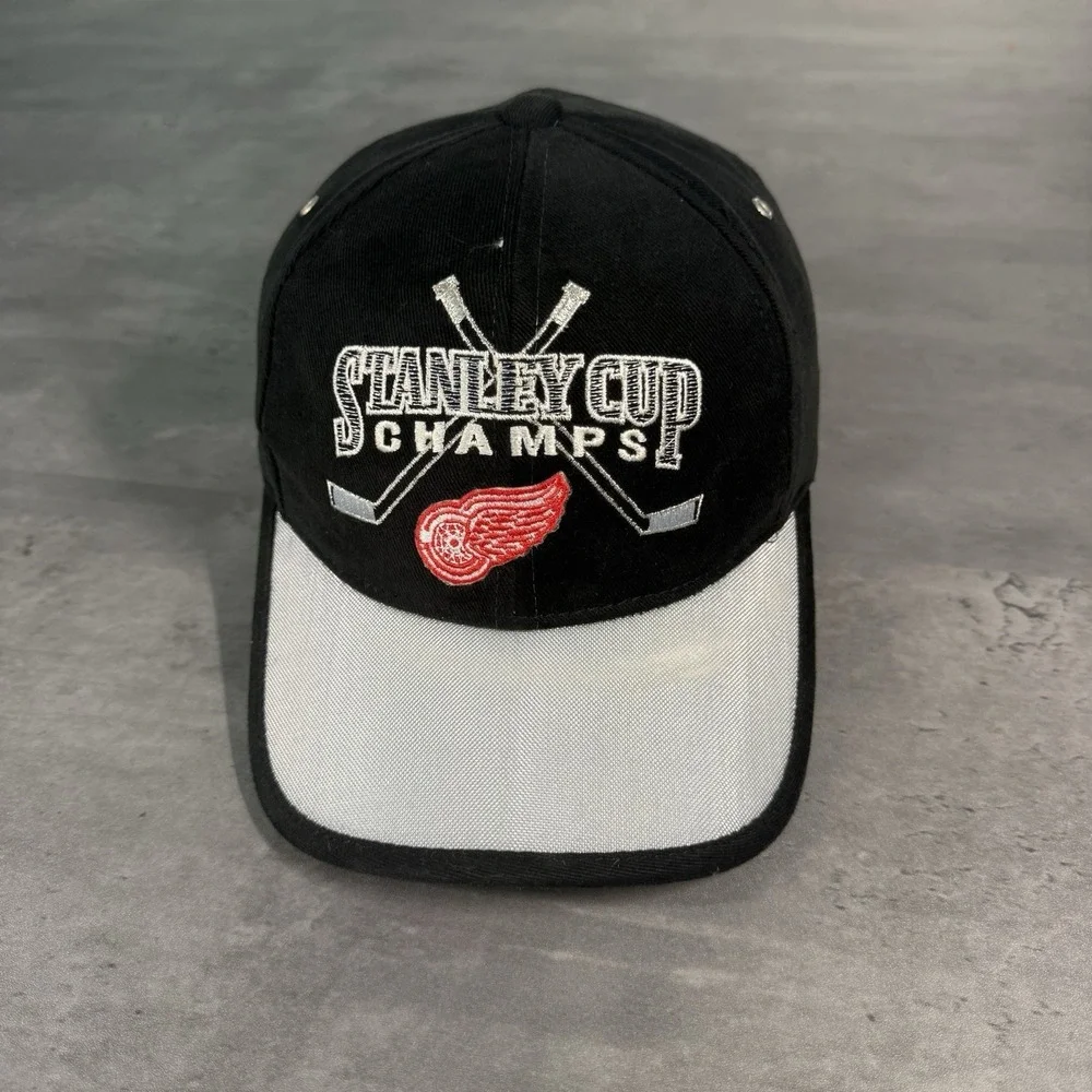 Vintage 90s Detroit Red Wings Hat Starter Stanley‎ Cup Champions Cotton Hockey